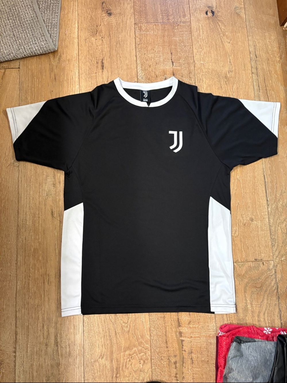 Juventus Large Black & White Men's Short Sleeve Training Shirt